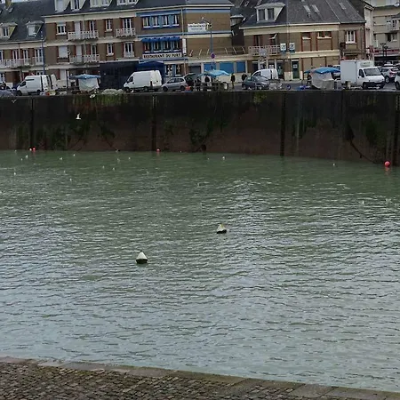 Sur Le Port * Saint-Valery-en-Caux