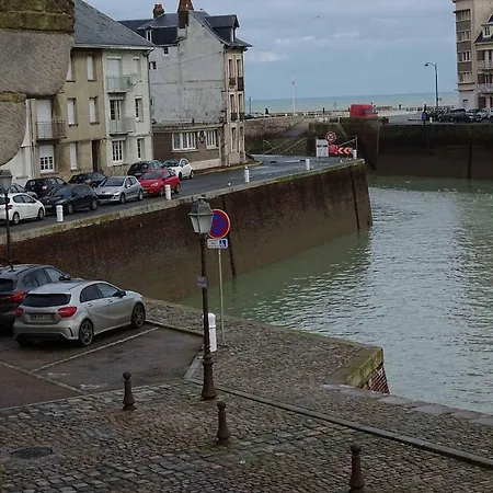 Sur Le Port شقة *